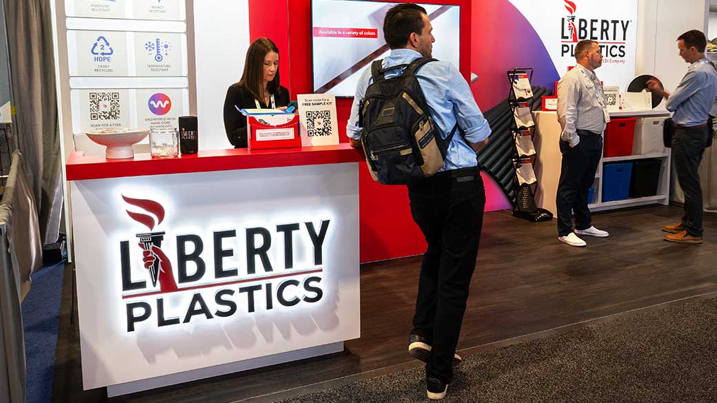 How counters, kiosks, lighting and canopies elevate your booth experience